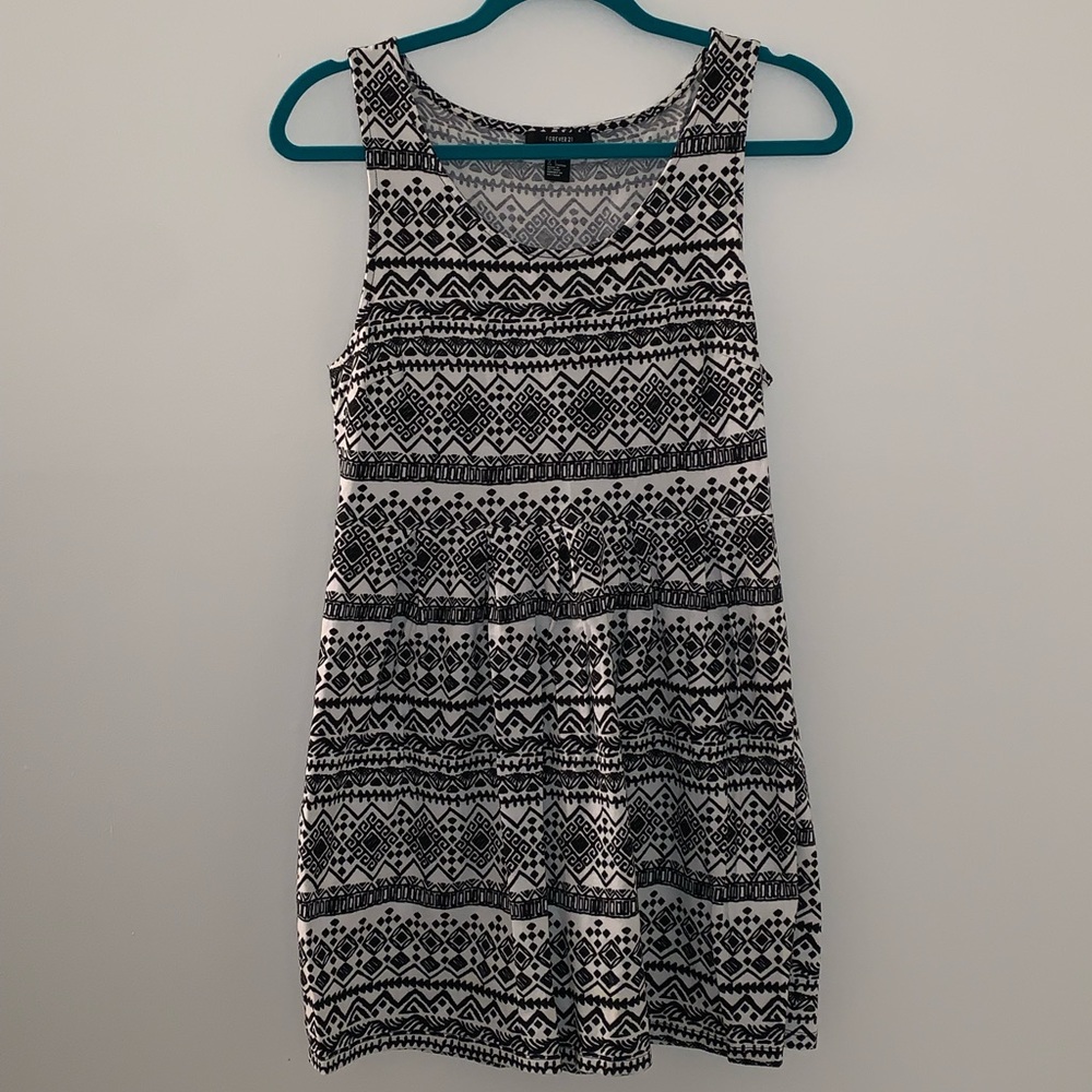 Black&White patterned Forever21 Sundress🌞🌻